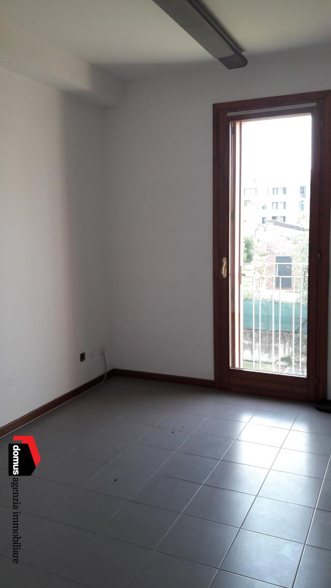 Appartamento THIENE vendita  Thiene  Domus Agenzia Immobiliare